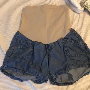 Maternity shorts